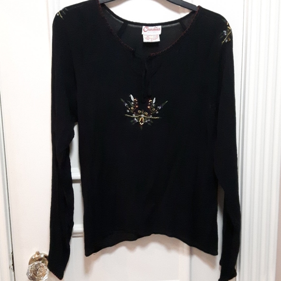 ๐๏ธ Blouse with embroidery - Picture 2 of 4